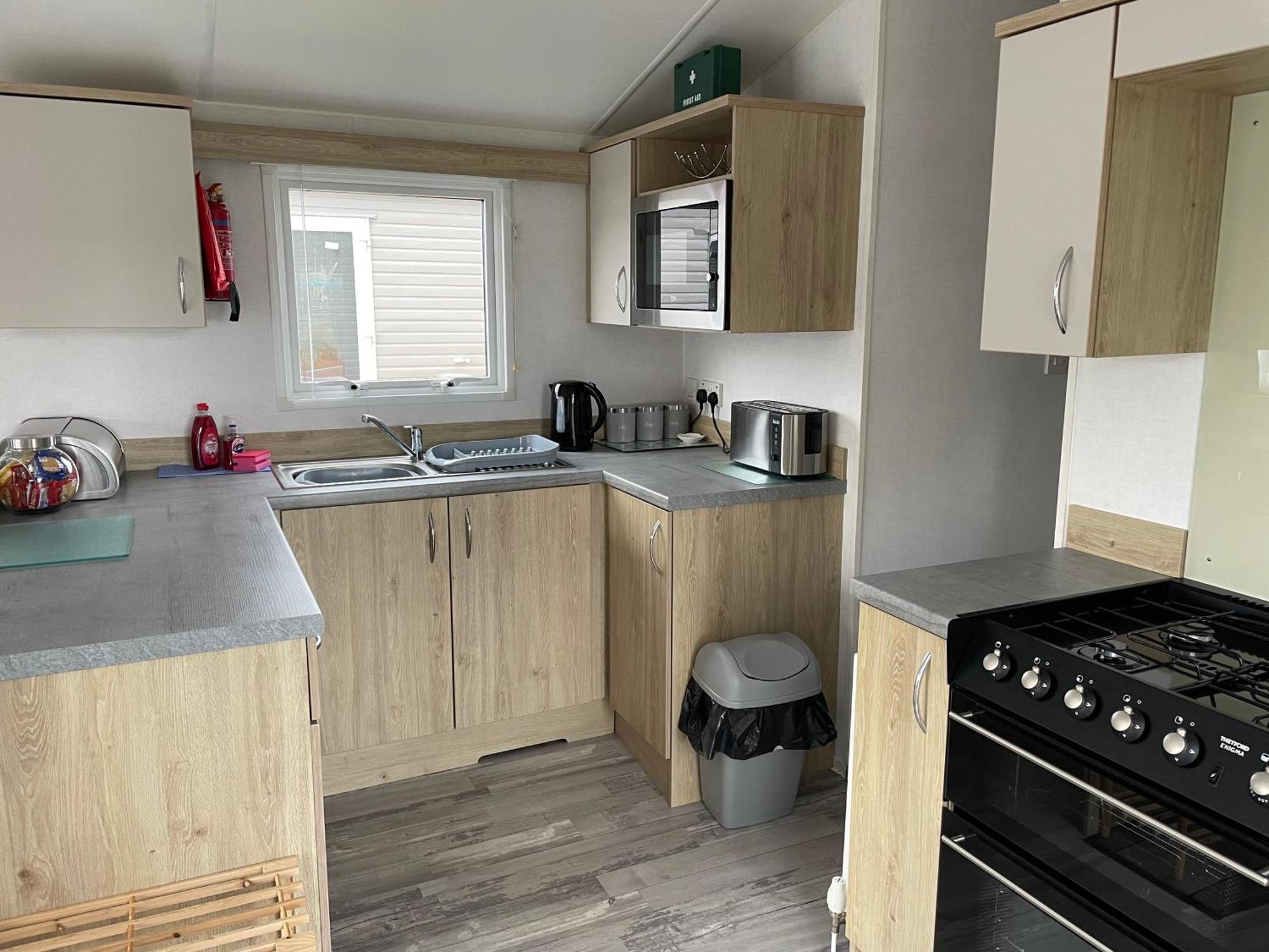 Готель Weymouth Bay Preston  Екстер'єр фото