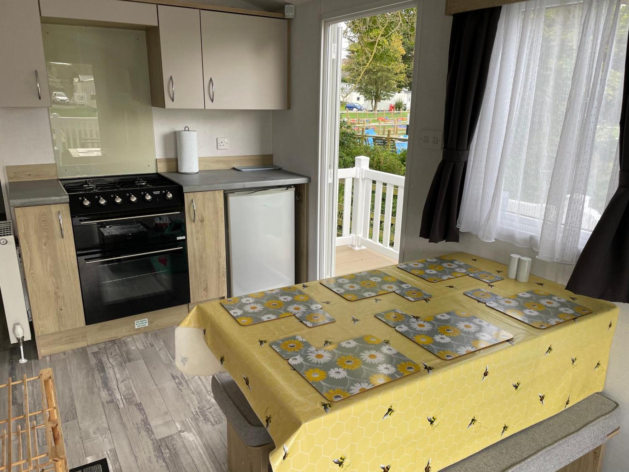 Готель Weymouth Bay Preston  Екстер'єр фото